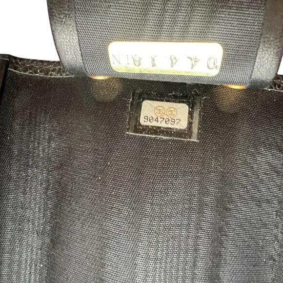 CHANEL Black Interlocking CC Logo Grained Calfskin 6 Ring Key Case - Picture 16 of 16